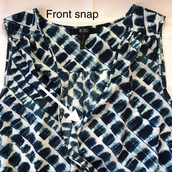 3/$20 BCBG Paris sleeveless jumpsuit. Deep teal print pattern. - Picture 4 of 11